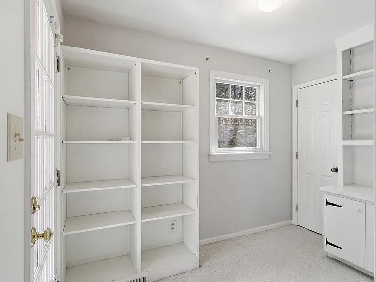 135 Sycamore St — Photo 12