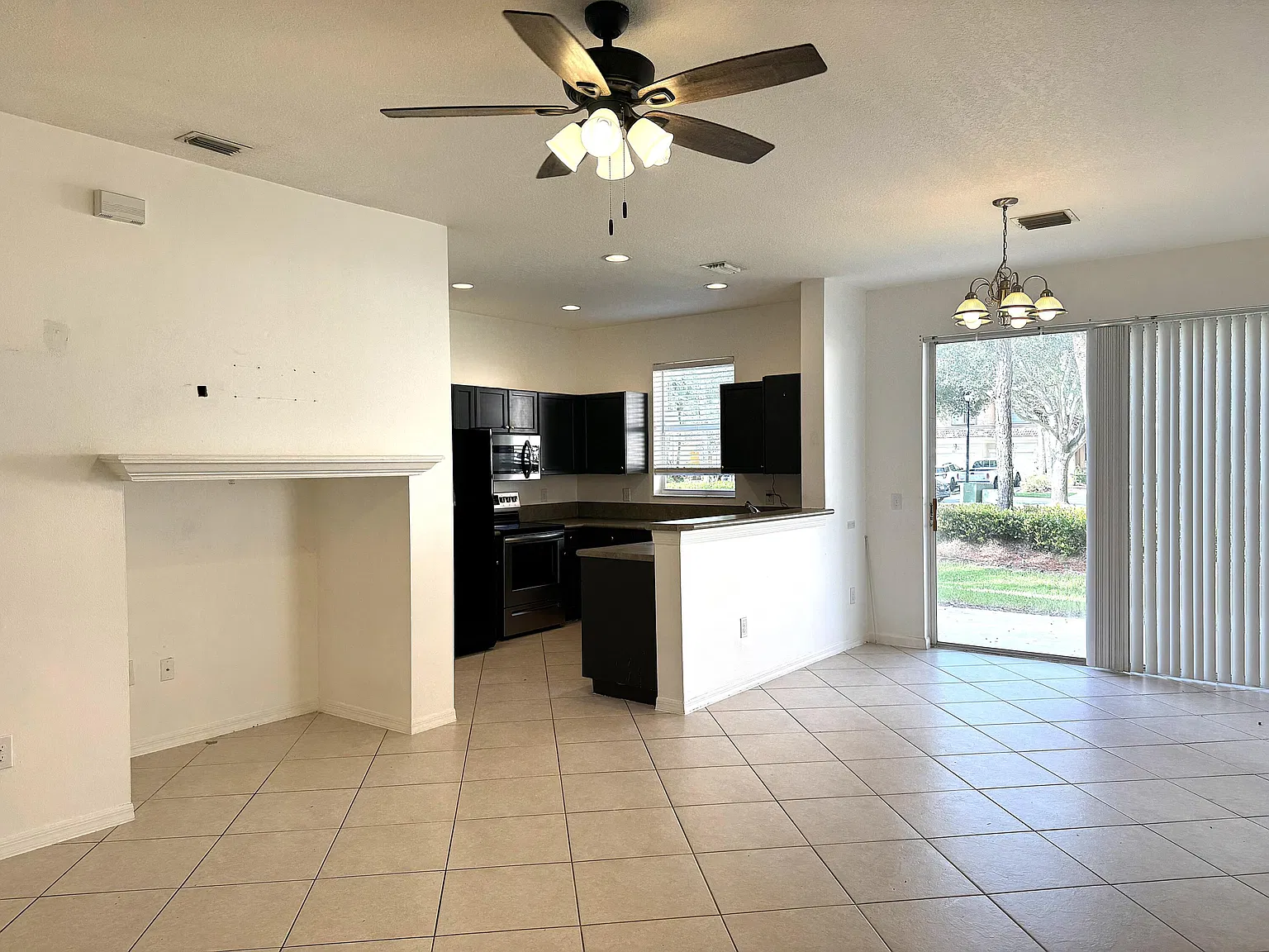 3 bed, 2.5 bath, 1579 sqft, $2,700 — Photo 4