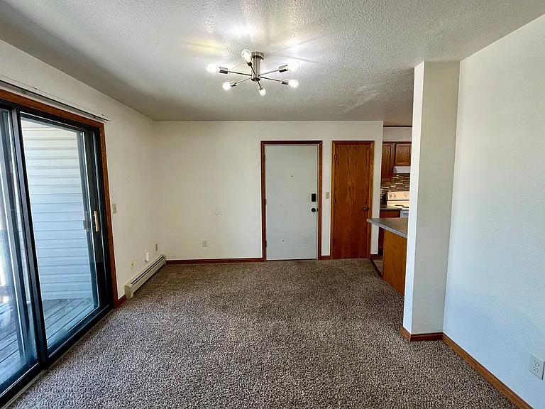 1216 N Point Dr — Photo 5