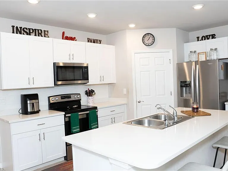5190 42nd St NE — Photo 15