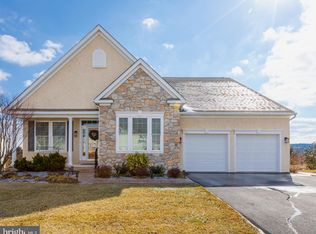 216 Cog Hill Dr, Honey Brook, PA 19344