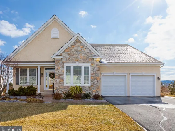 216 Cog Hill Dr, Honey Brook, PA 19344