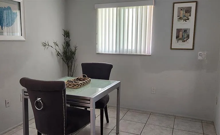 615 S Palm Ave #11 — Photo 6
