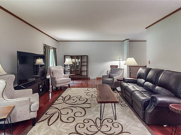 2nd image of 14780 Russell Ln