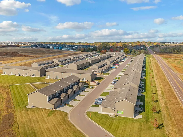 Willows East Commons — Photo 10