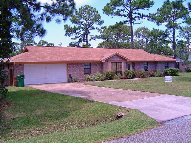 1st image of 1021 Woodlore Cir