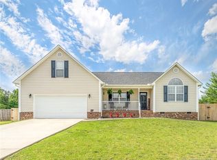 126 Stonewall Ct, Spring Lake, NC 28390