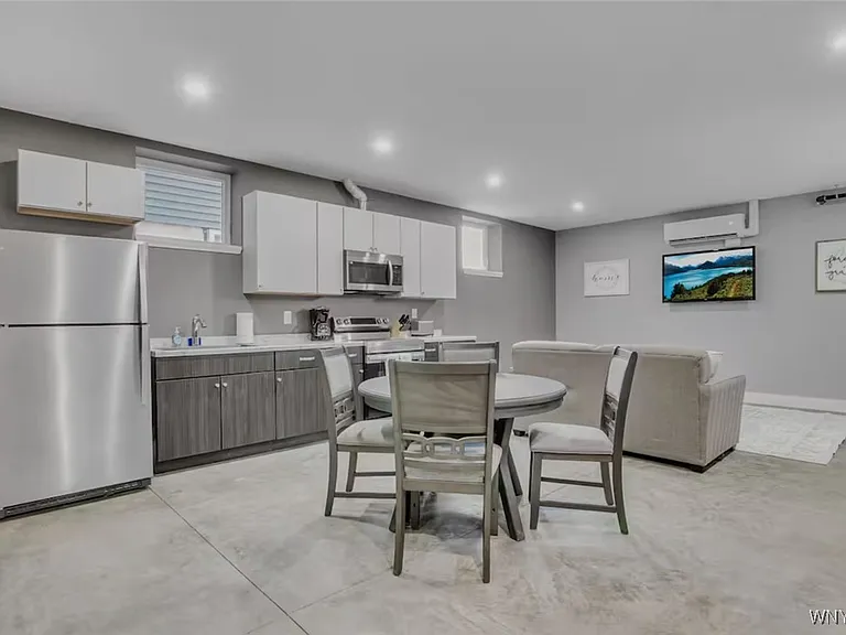 140 Seymour St #LOWER LEVEL — Photo 3