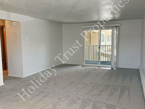 2nd image of 301 Lee St SW #3