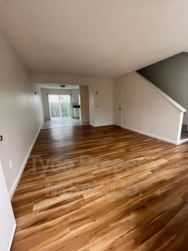2 bed, 1.5 bath, 900 sqft, $2,495 — Photo 3