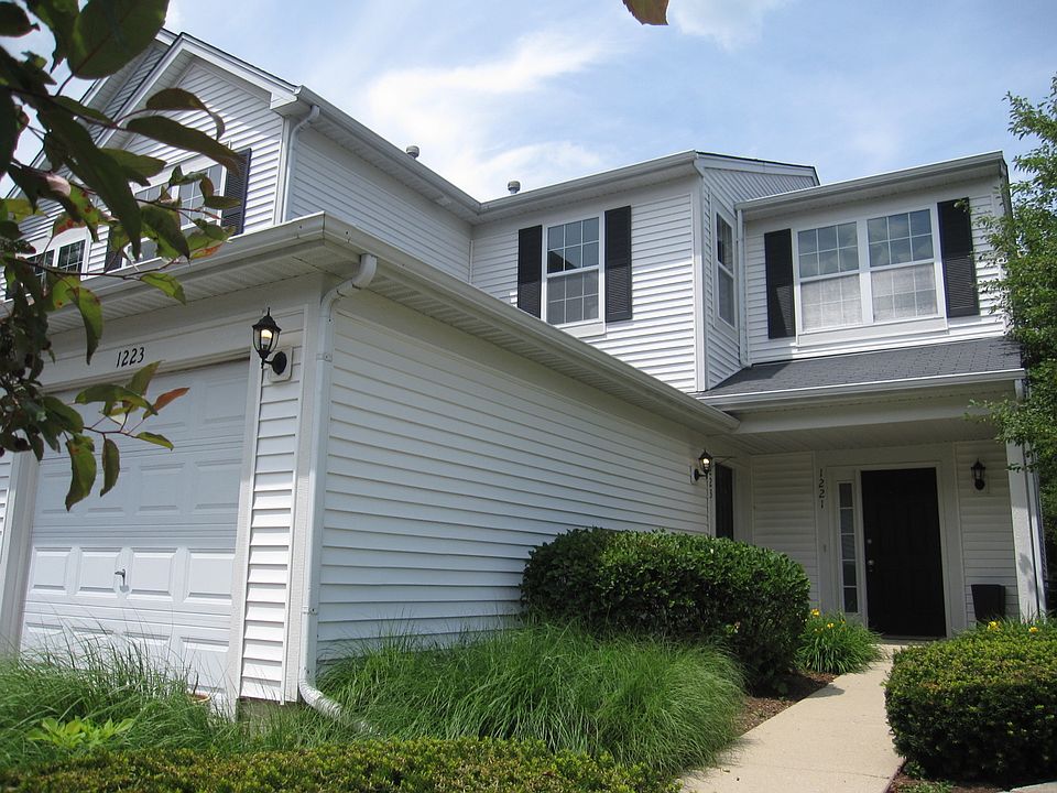 1st image of 1221 Brookdale Dr #1221