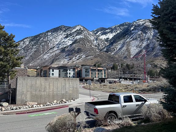 4th image of 7304 S Racquet Club Dr