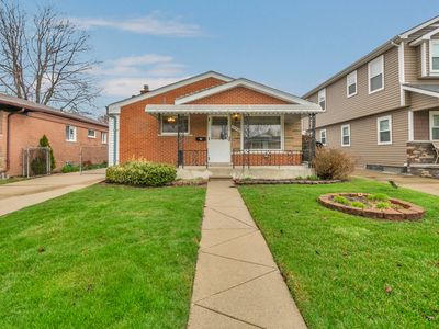32028 Saint Margaret St, Saint Clair Shores, MI, 48082