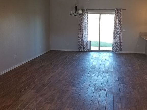 5th image of 1000 Zinfandel Ave