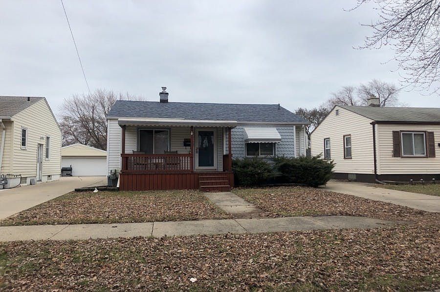 1st image of 1423 Applewood Ave