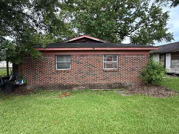4th image of 504 Lott St
