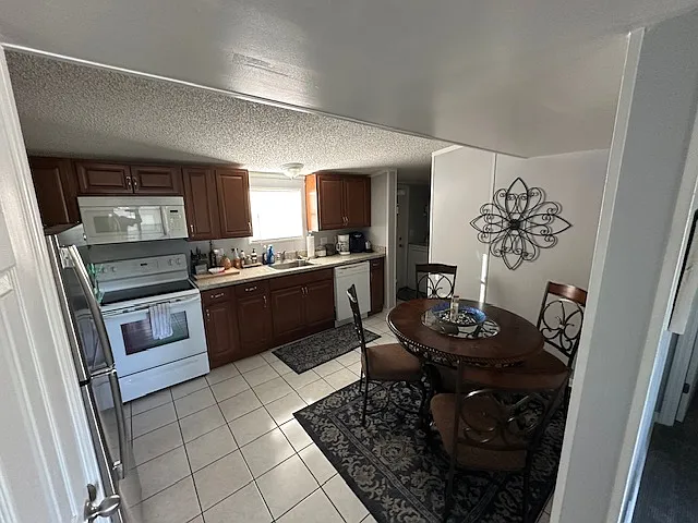 3 bed, 960 sqft, $2,000 — Photo 4