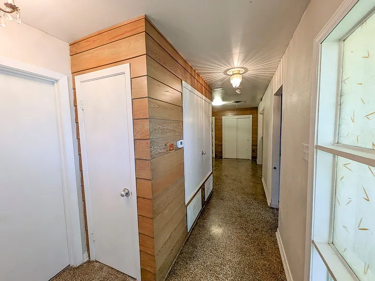 1907 Link Ave — Photo 3