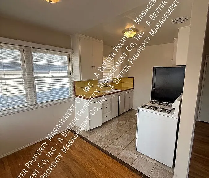 1135 E Appleton St #8 — Photo 4