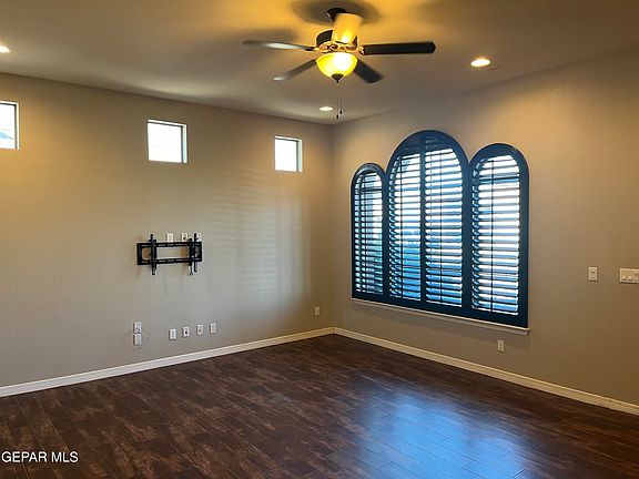 5th image of 3176 Sarina Cir