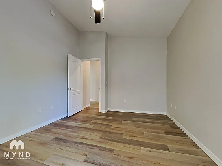 1351 N Pleasant Dr #2056 — Photo 4
