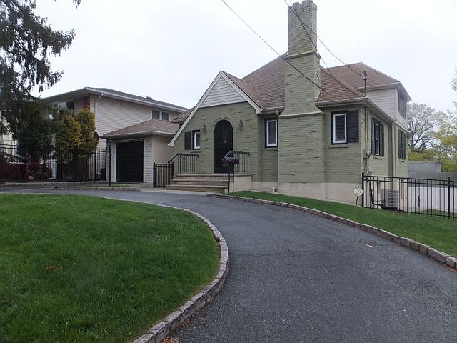 1st image of 173 Mason St