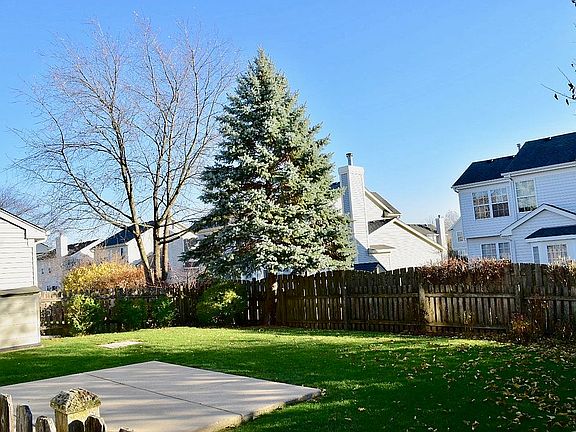 3rd image of 1325 Darnell Dr