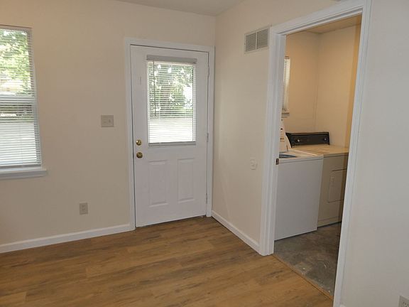 5th image of 1410 University Ave APT D