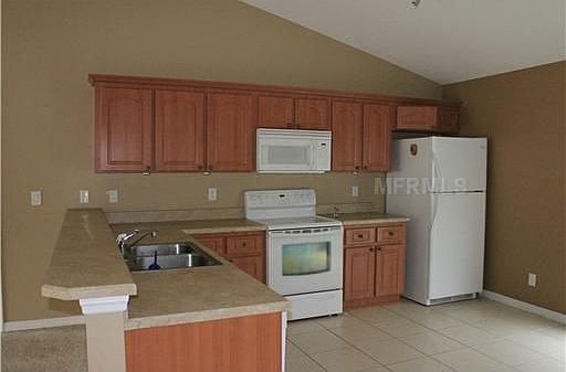 2nd image of 1212 Camarosa Ln