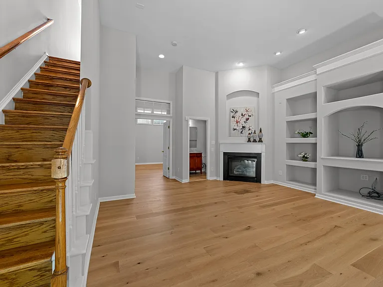 6809 Middleboro Dr — Photo 30