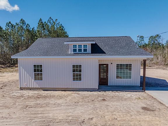 2nd image of 596 Beach Rd