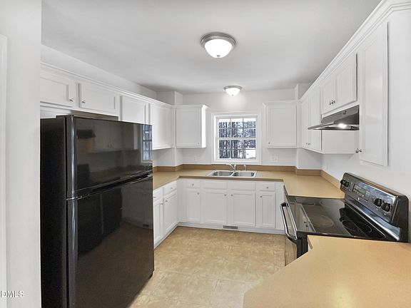 2nd image of 4054 Brooksdale Dr