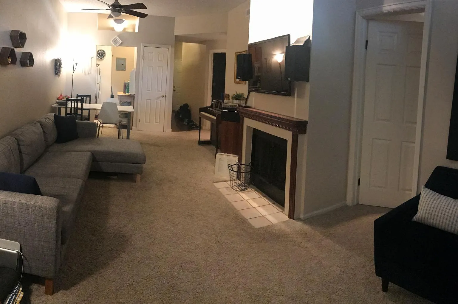 2 bed, 964 sqft, $1,990 — Photo 1