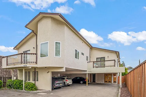 1609 B St #4 Photo 1