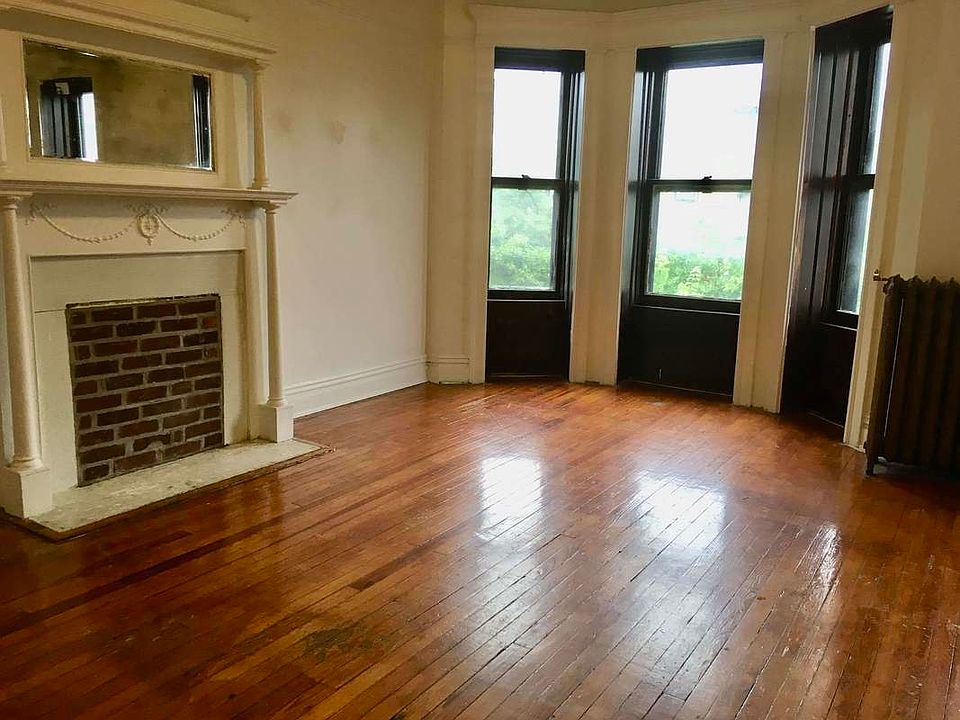 1st image of 1374 Dean St #4