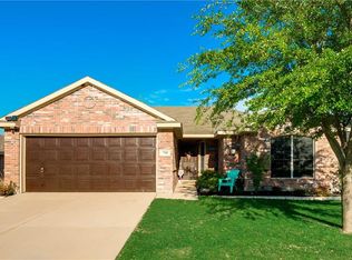 718 Green Acres Ln, Midlothian, TX 76065