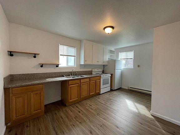 5th image of 3018 E Olympic Ave