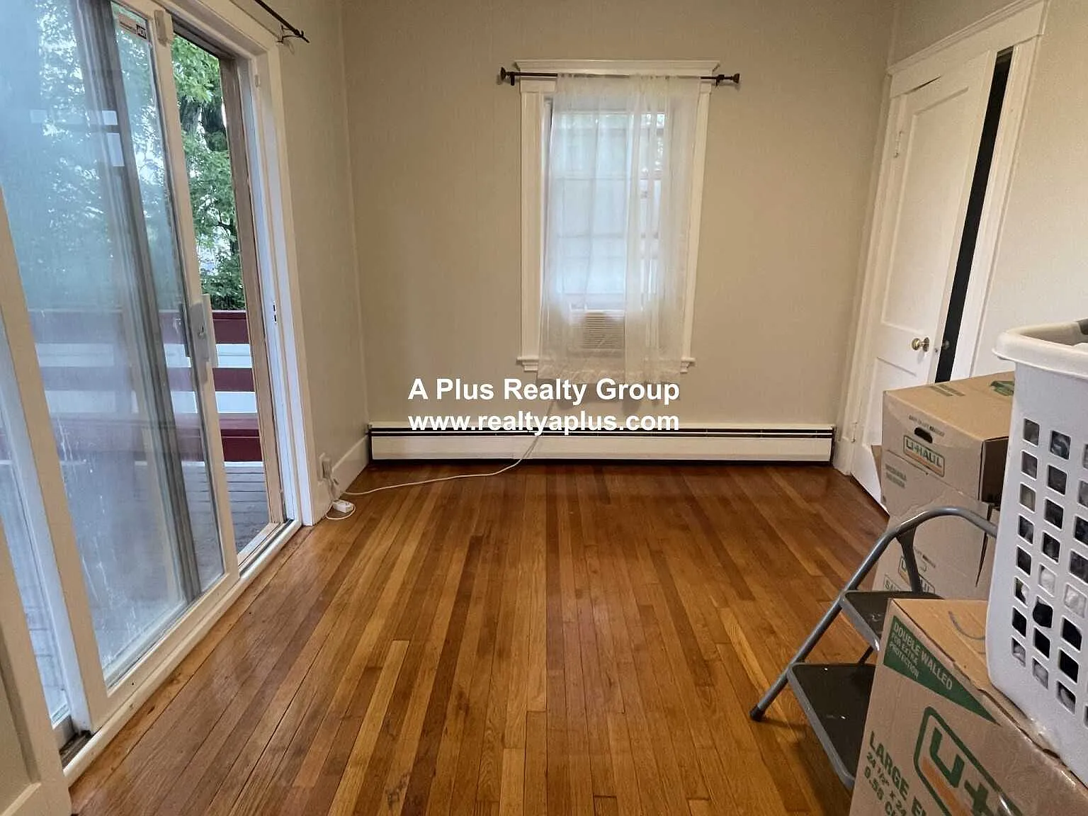 3 bed, $3,300 — Photo 4