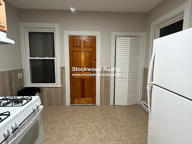 274 E Cottage St #1 — Photo 37