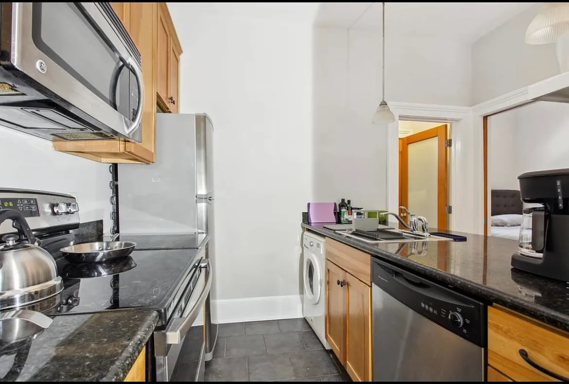 1 bed, 500 sqft, $1,200 — Photo 3