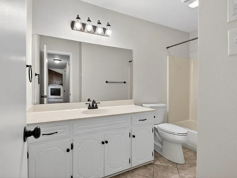 235 Briarpatch Ln — Photo 4