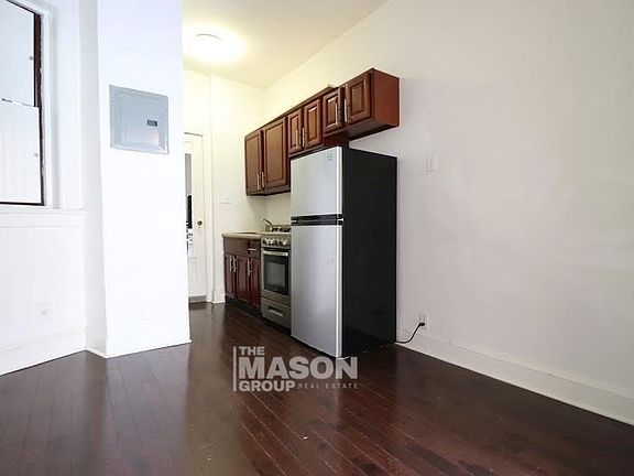 4th image of 533 E 81st St APT 4D