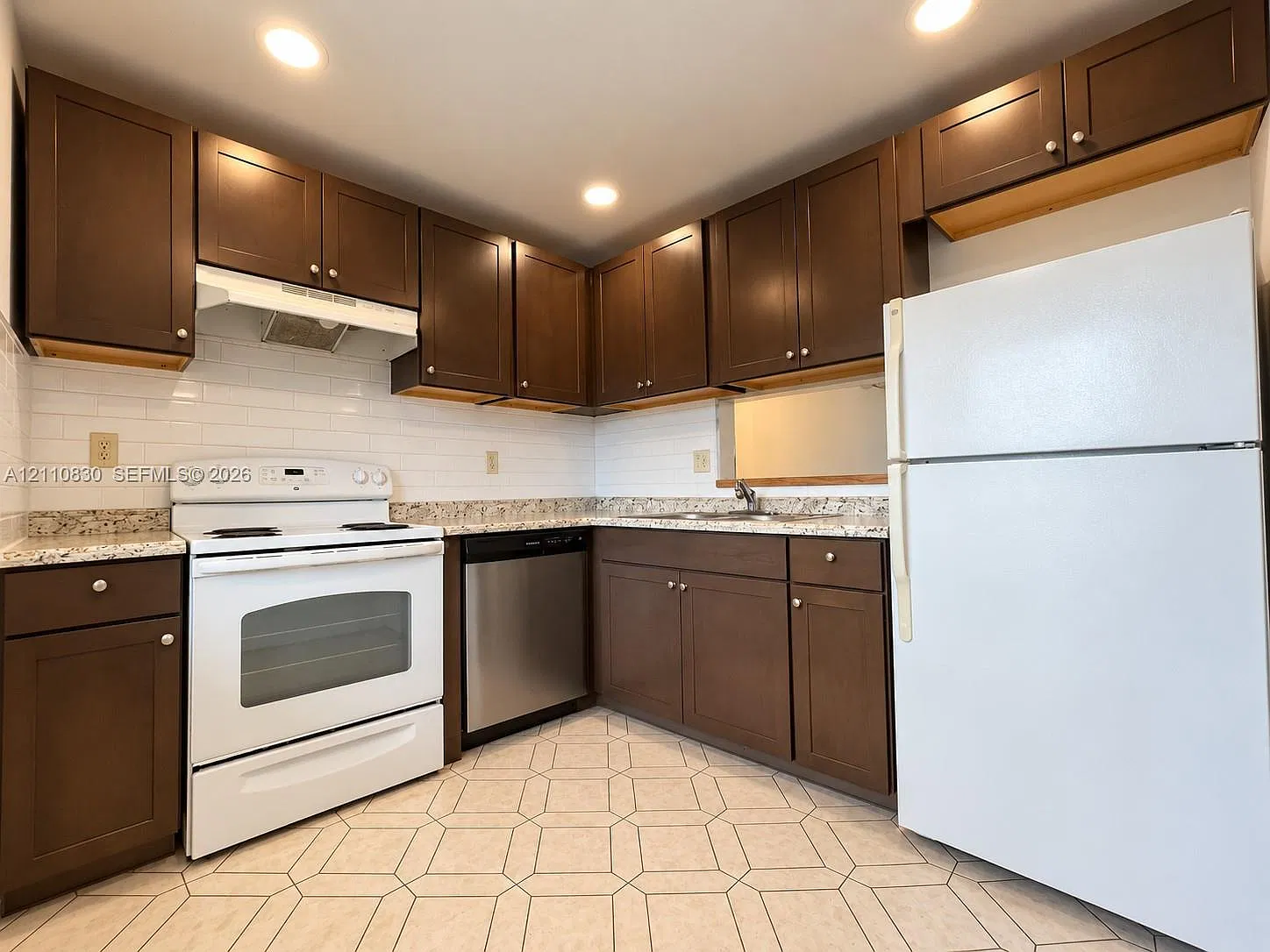 Cypress Chase Condo No 6 — Photo 1