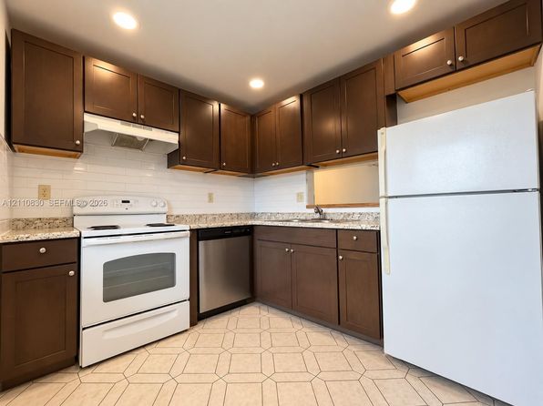 3001 NW 48th Ave APT 339