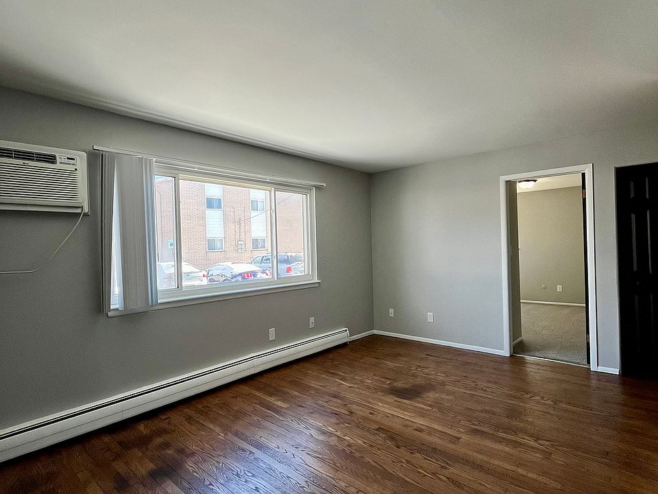 1st image of 750 Harrison Blvd #4