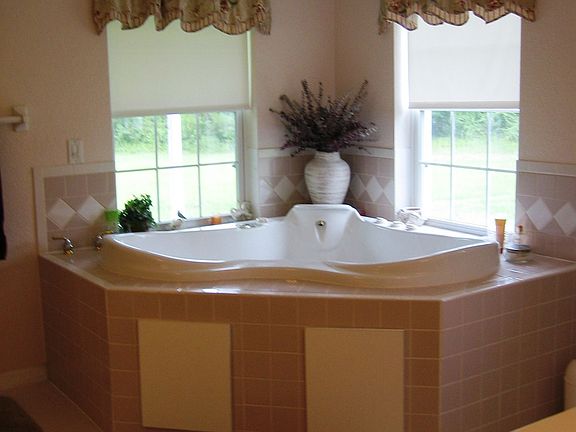 Heart shaped jacuzzi