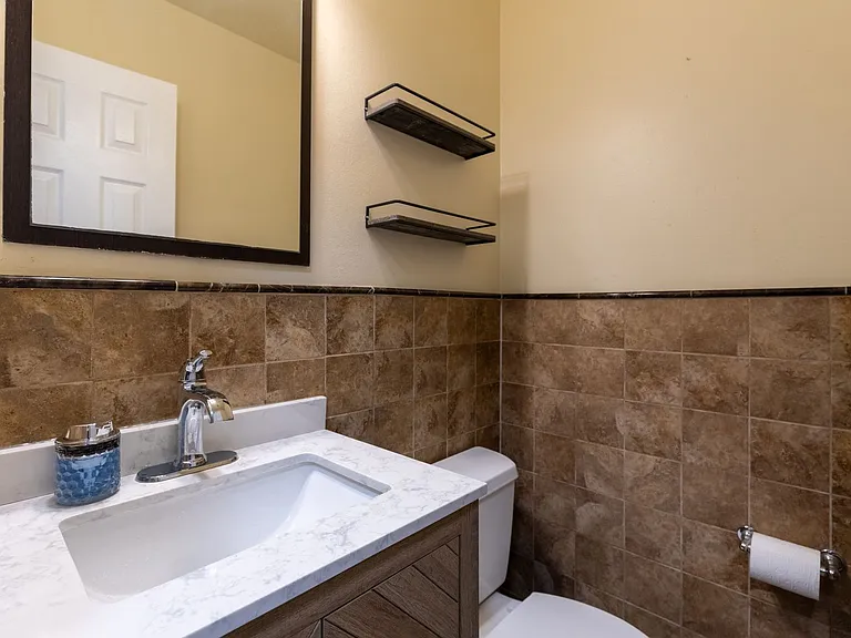 183 Durham Ave — Photo 10
