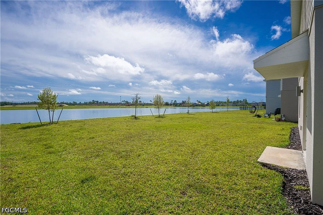 4 bed, 3.5 bath, 1871 sqft, $6,000 — Photo 2