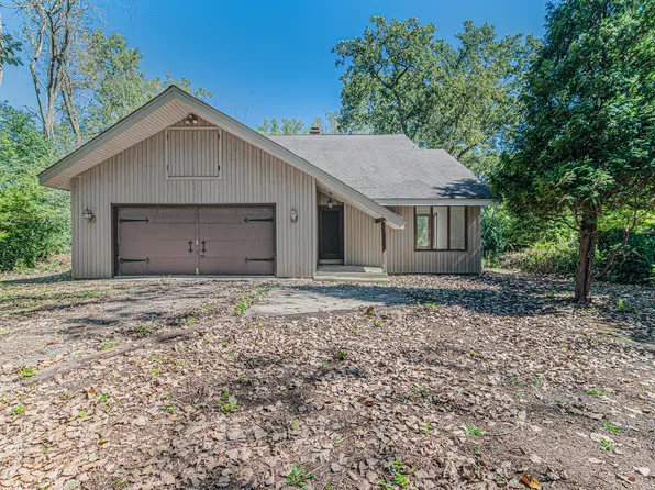 2098 Kenton Ln, Libertyville, IL 60048