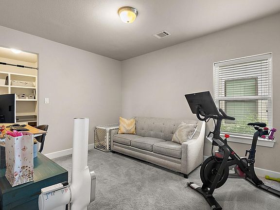 2nd image of 1623 W 23rd St #B